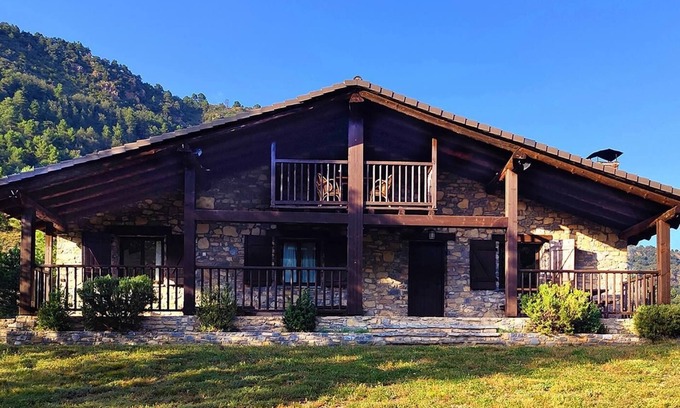 Coll de Nargo Cottage | A fantastic holiday home, private pool and barbecue. Wifi