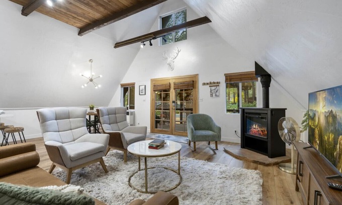 Kachina Village Cabin | A-frame cabin, fenced-in yard