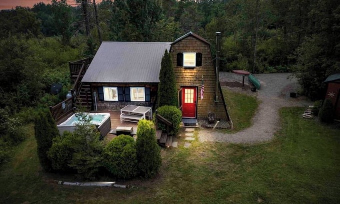 Kimball Lake Shores Cabin | A-Frame Hot tub Retreat - Firepit, Grill, EV & Dog Friendly, Close to N. Conway.