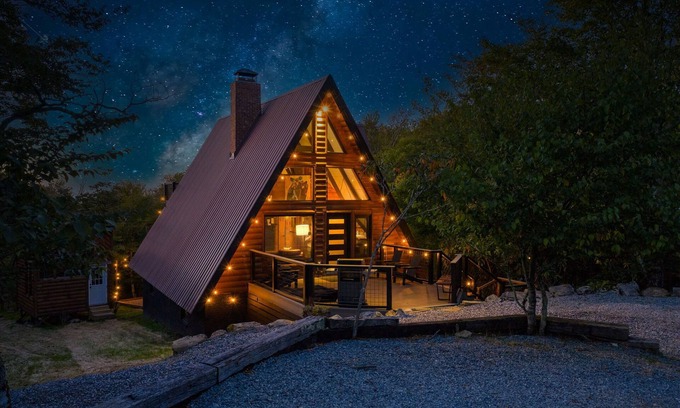 Beech Mountain Cabin | A-Frame Ski-In/Out Hot Tub Game Room, Walk to Town