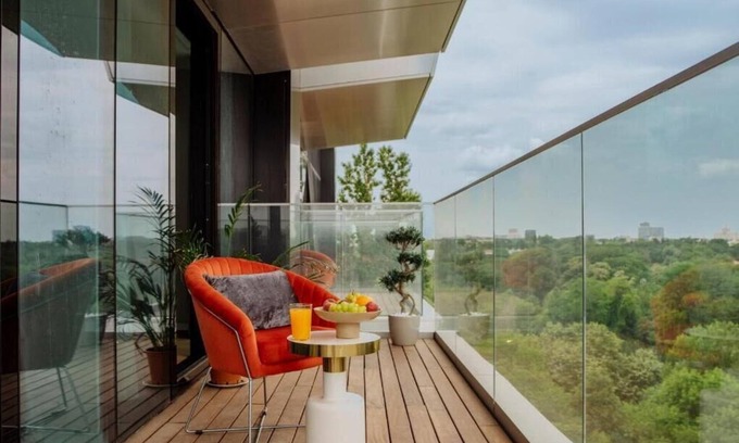 Bucharest Apartment | A Glass Paradise: Exclusive flat at One Floreasca