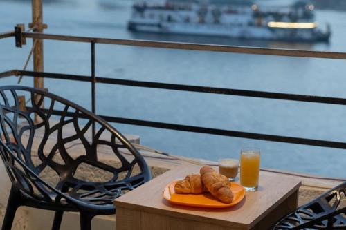 Al Manial Apartment | A great nile view apartment-1