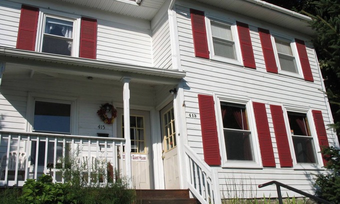 Watkins Glen House | A great space in Downtown WG for your large group gatherings or family reunions.