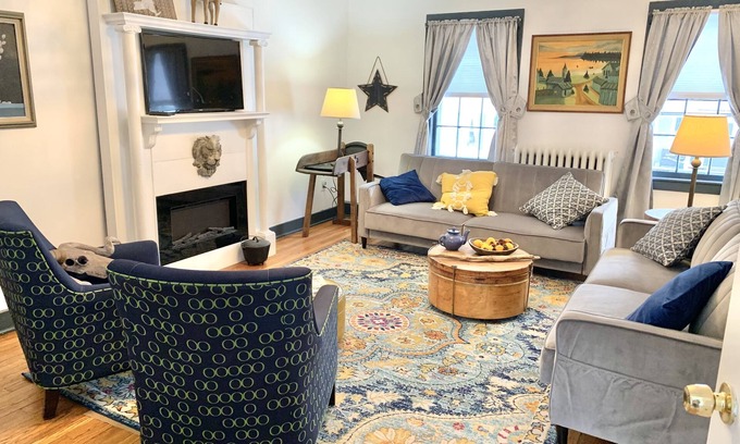 Nassau Apartment | A Haven of Rest in Stately Historic Home Cozy 2nd floor Suite.