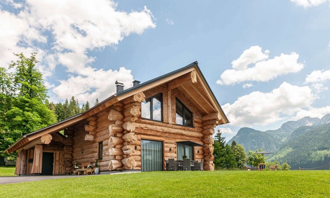 Gosau House | A HOLIDAY HOUSE THAT enchants and inspires with a view of the GOSAUKAMM