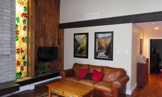 Warrior's Mark Condo | A home away from home! 2b/2b Condo, Great Location & Walk to Town!