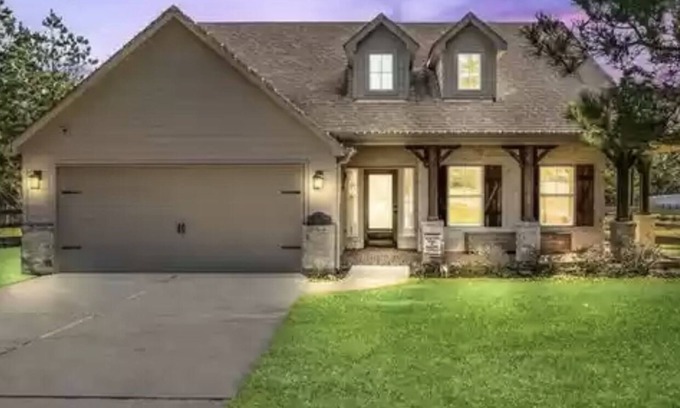 Conroe House | A home away from home in Conroe