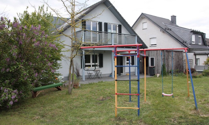 Weilerswist House | A house for everyone, close to Phantasialand and 30 minutes by train to Cologne Cathedral/Messe