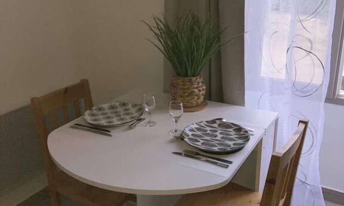 Bonny-sur-Loire Bed & Breakfast | A&J Peaceful studio for Guédelon and Loire à vélo