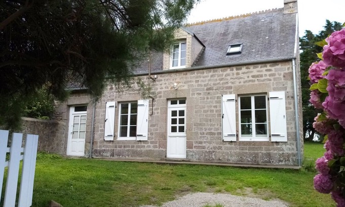 Montfarville House | "A l'Abri des Regards", charming gite 700m from the sea, near Barfleur - 4/6p