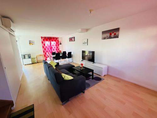 Bourg-les-Valence Apartment | A l'orée de Valence -L'orchidée- Île parc Girodet