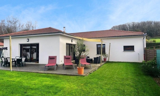 Jujurieux House | A l'Orée des Vignes - JUJURIEUX