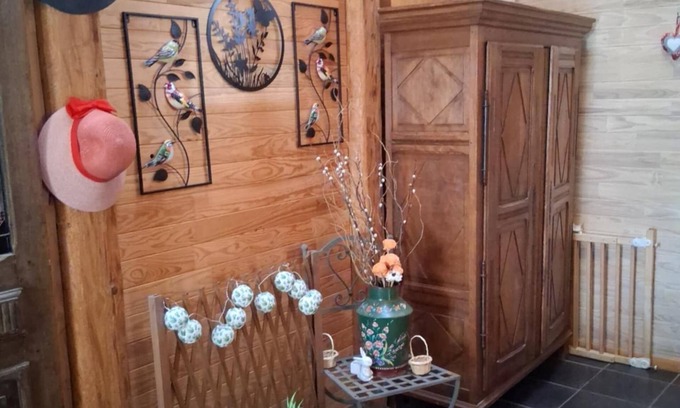 Raon-les-Leau House | A large gîte all dressed in wood inside, with a lovely decor.