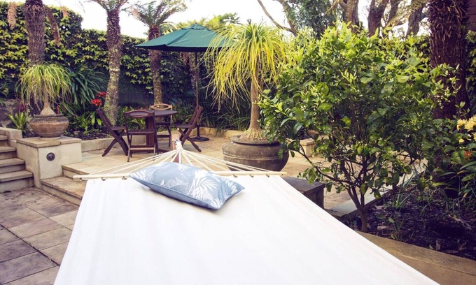 Parnell Apartment | A Little Piece of Paradise ~ private suite in secluded garden setting, WIFI etc.