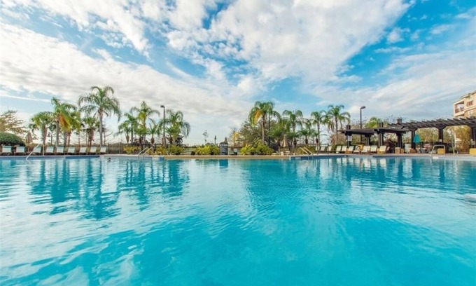 Florida Central Atlantic Coast Condo | A+ Location - Minutes to all Parks & next to Orange County Convention Center