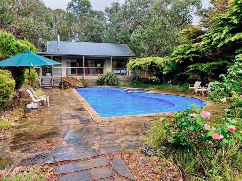 Wonga Park House | A Lovely Pool House in Forest