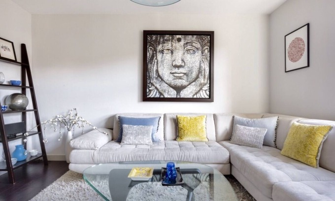 Cathedrals Apartment | A Luxurious Designer Apartment in the most historic part of central London.