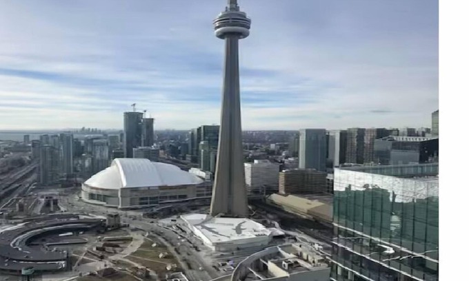 Central Waterfront Condo | A luxury condo in downtown Toronto with CN Tower View