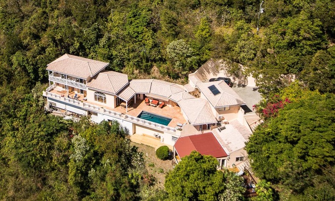 Road Town Villa | A magical panoramic ocean view from sunrise until dusk.