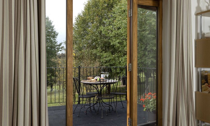Leominster Cottage | A marketing that sleeps 4 guests in 2 bedrooms