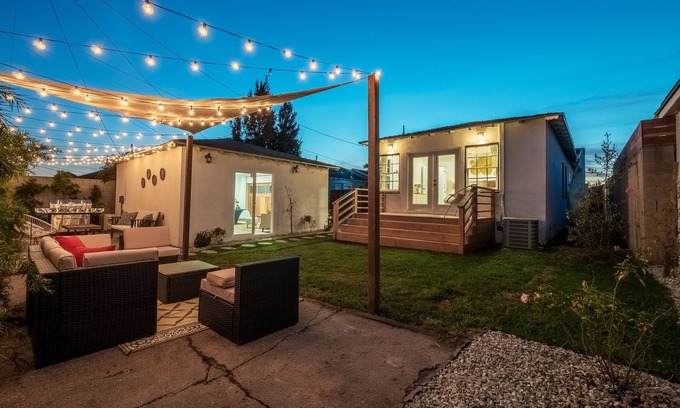 View Park-Windsor Hills House | A MILLION DOLLAR HOUSE WITH MAIN and GUEST HOUSE TO EXPERIENCE LA VACATION