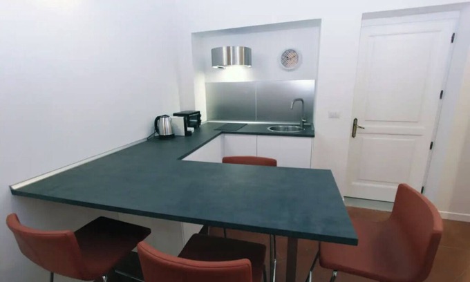 Rione V Ponte House | A Modern and Large 3 Bedrooms Apartment near Piazza Navona