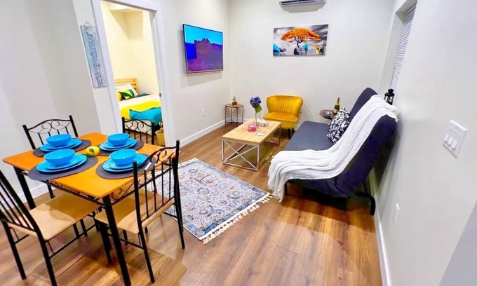 Reseda House | A newly built stunning guest house with all amenities.