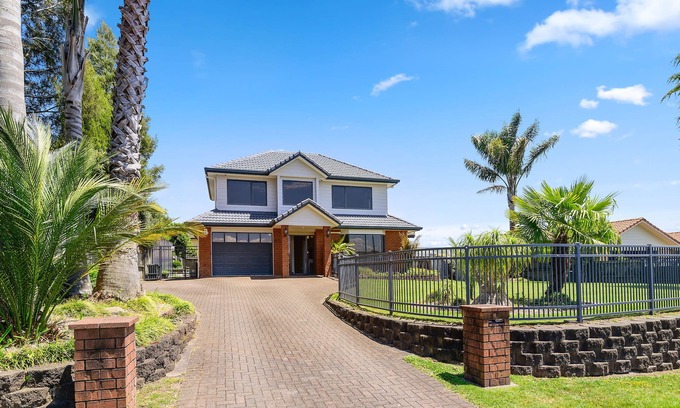 Owhata House | A Peaceful Paradise for Families and Large groups. Safe and Secure area