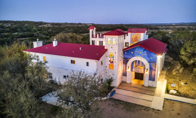 Spicewood House | A perfect destination for lovers of excellence and fine art