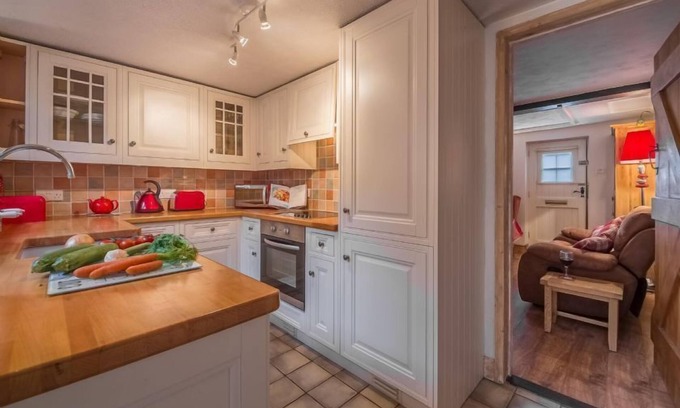 Wenhaston Cottage | A picturesque terraced late Georgian house in the heart of a beautiful village