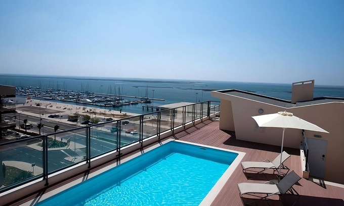 Olhao Hotel | A Place You'll Surely Enjoy! Two Pet-friendly 3BR Aprt with Kitchen and Balcony!