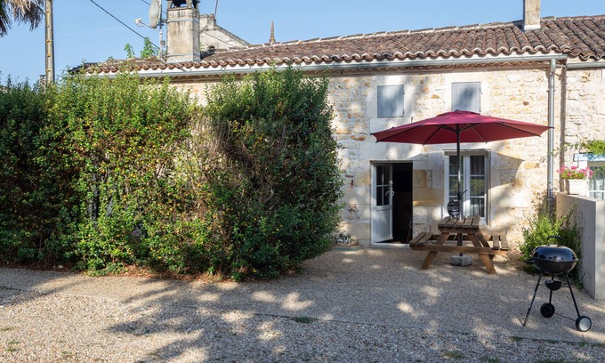 Saint-Simon-de-Pellouaille Cottage | A Proximité de Saintes, Gîte Climatisé 4/5 Personnes Avec Piscine