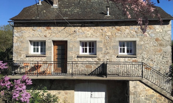 Lunac Cottage | A pretty cottage perfectly positioned to explore the stunning Aveyron