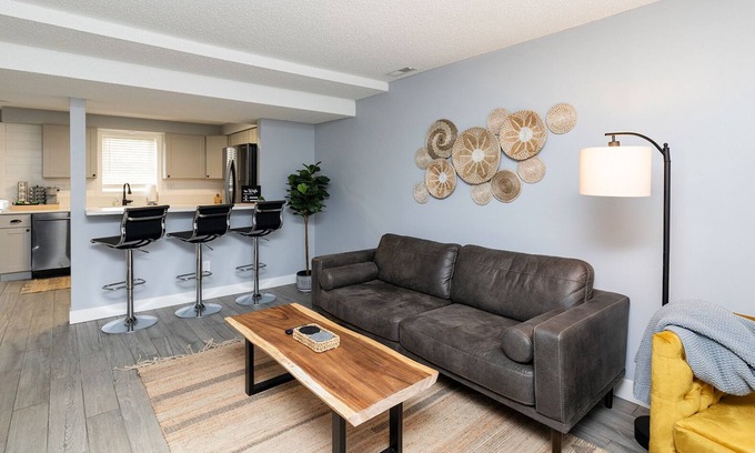 Des Moines House | A Private Boho-Modern Stay Minutes to Downtown w/KING Bed and Hidden Nook!