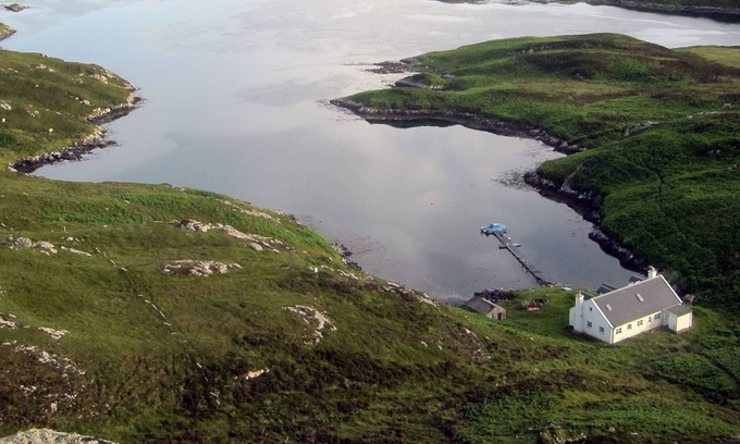 North Uist House | A private island with 5 bedroom house. Enquiries only, no automatic booking)