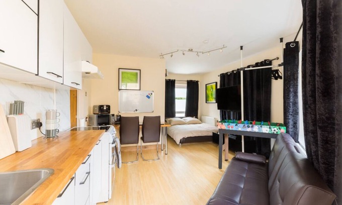 Cleedownton Apartment | A private studio apartment in Birmingham