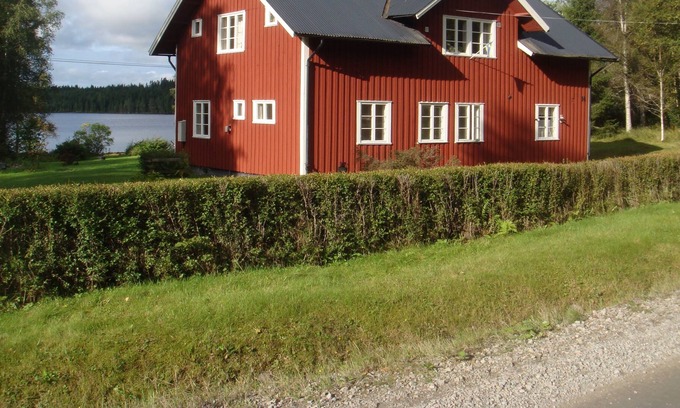 Sunnansjo Villa | A privately located Villa next to the lake