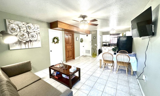 Eagle Pass Apartment | A quiet and cozy condo with TVs in every space