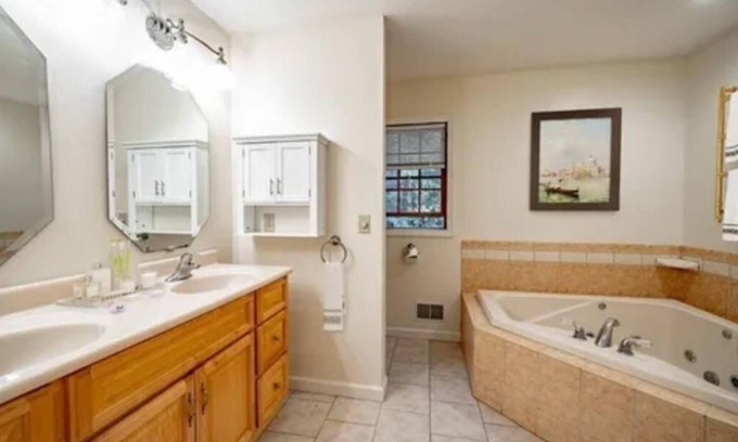 Ware House | A Quiet, Spacious and Private 4 Bedroom house for family reunion and getaway.