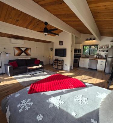 Douglas County House | A Restful Studio Near a Creek and Forest - Pet Friendly