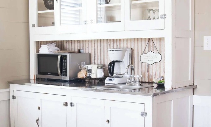Brenham Cottage | A Romantic Escape at Tara Farms