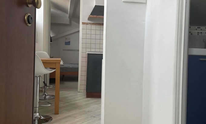 San Vincenzo Apartment | A Roof in the City