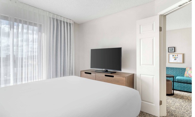 Downtown San Antonio Hotel | A Short Drive to the Institute of Texan Cultures! Pet & Family Friendly Studios!