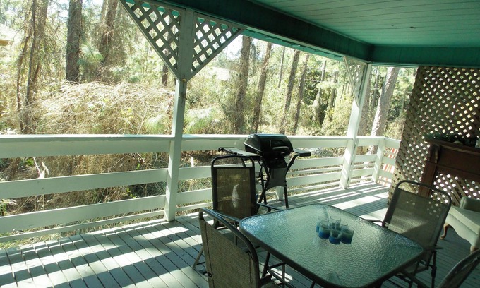 Dauphin Island House | A short walk to the Dauphin beach, 20% Discount for a month stay ,pets welcome