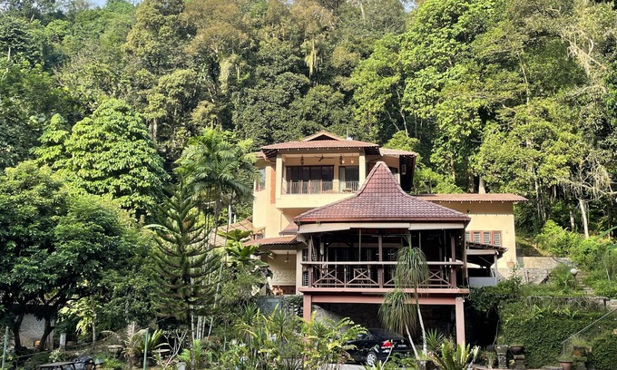 Kampung Pelimbaian Villa | A slice of heaven in the heart of Kuala Lumpur