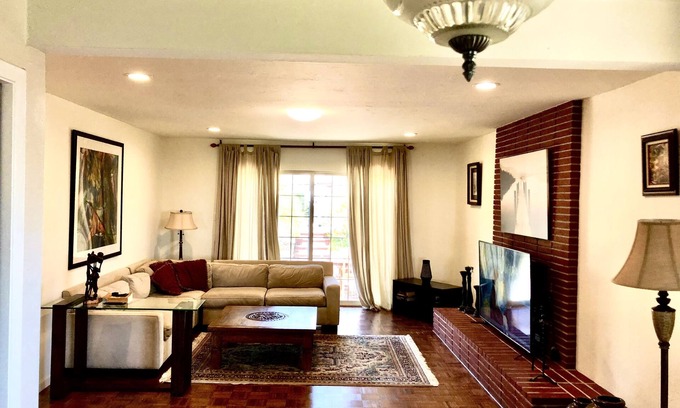 El Cerrito House | A Spacious Home with a Great View of San Francisco Bay and Mt Tamalpais