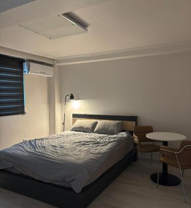 Banpo-dong Apartment | A spacious two-room accommodation near Gangnam, where dogs are allowed