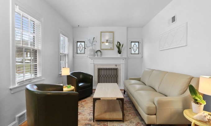 Miller Beach House | A Stone`s Throw, 4 bedroom 2 bath home a block from Lake Michigan