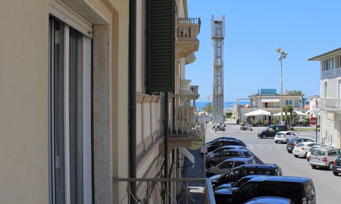 Viareggio Apartment | A stone's throw from the sea and inside the Carnival!