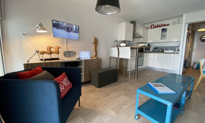 Audierne Apartment | A studio facing the sea